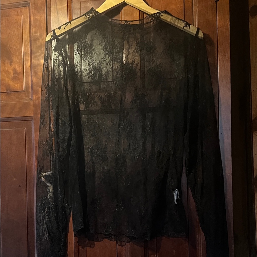 Elegant NWOT Black sheer Lace Women's Top Size XL.